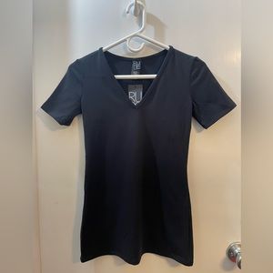 RUNE NYC Shelley Maternity V-Neck - Size L